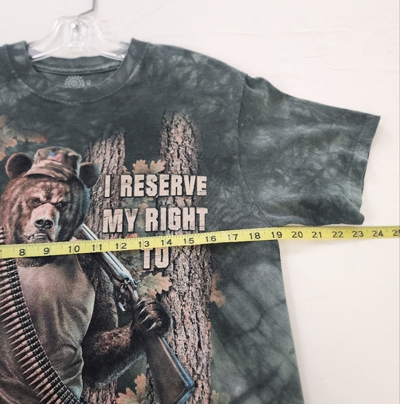 The Mountain Graphic Bear Print T-Shirt Green, sz MD - Picture 5 of 12